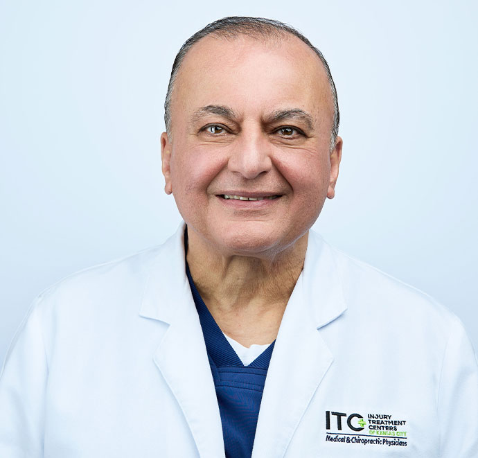 Dr. Bijan Siadati, DC at ITC Auto Accident Injury Treatment Center of Kansas City